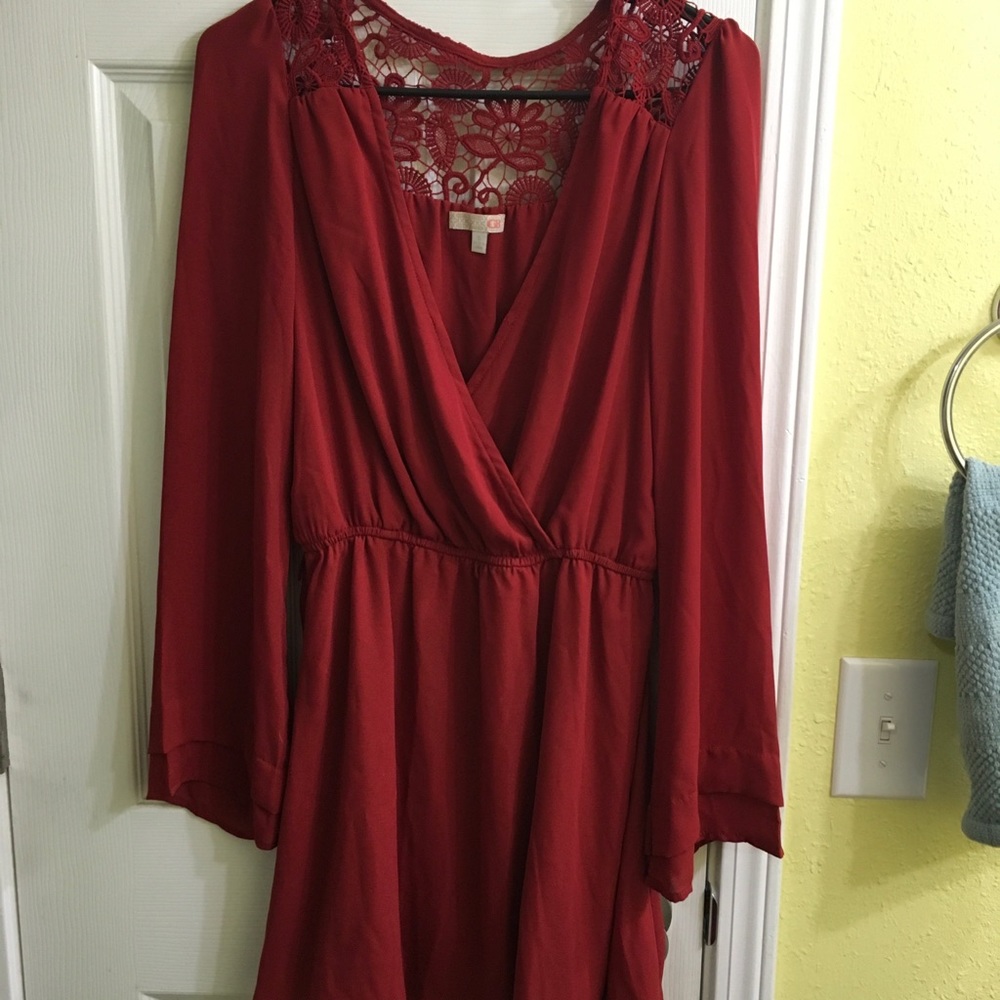 Gianni Bini red dress with bell sleeves